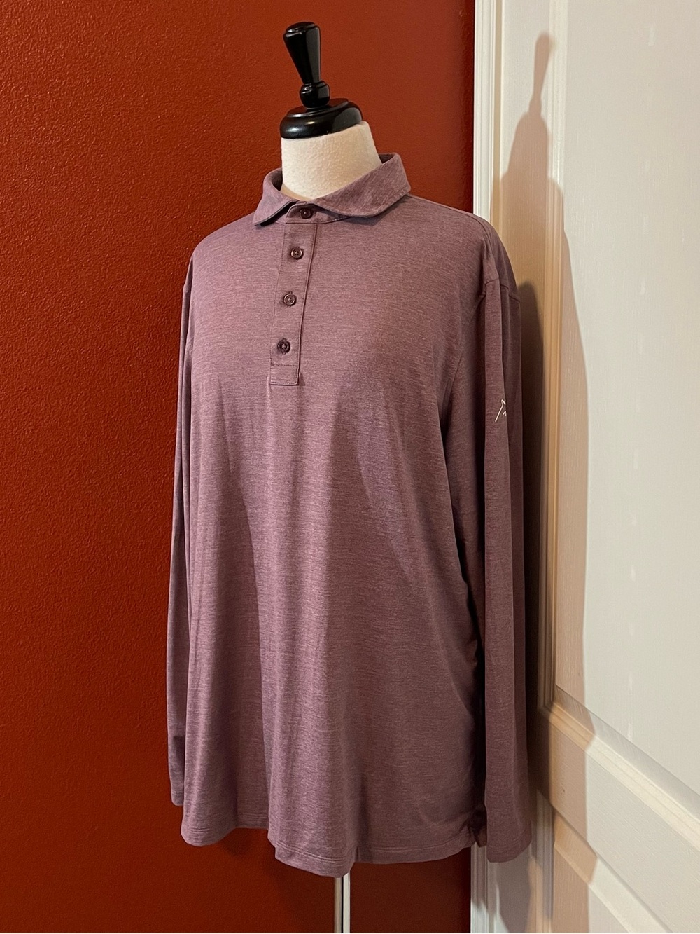 G/Fore Men’s Performance Plum Twin Dolphin Golf Course Long Sleeve Shirt